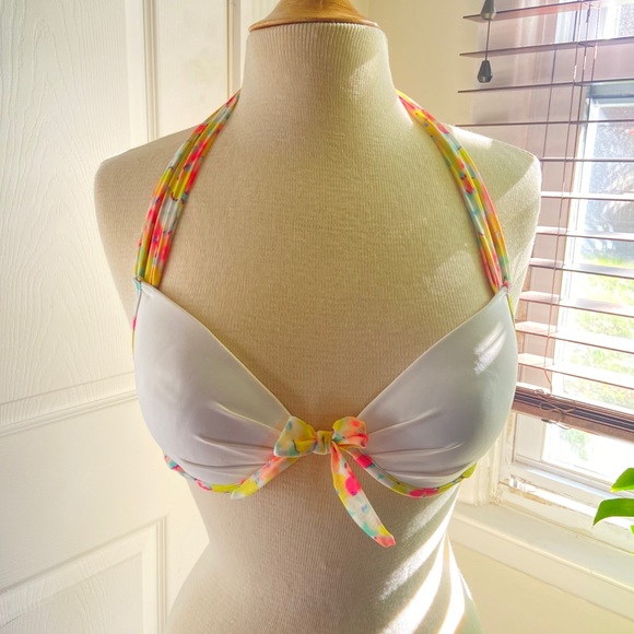 Victoria’s Secret White/Floral Tie Swim Top 32D - Picture 1 of 8